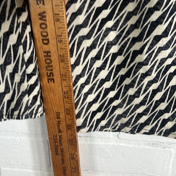 Anthropologie Printed straight leg trouser pants Size 6 - Picture 16 of 17